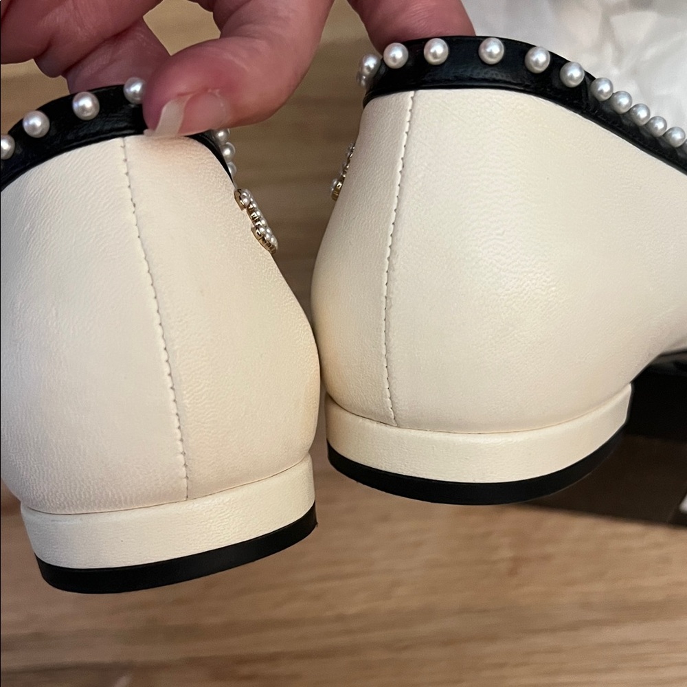 CHANEL Pearl Black Cream Lambskin CC Ballet Cap toe Flats 2016 - Picture 16 of 16